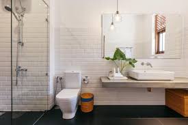 Makeover Kamar Mandi Mungil Jadi Kering Dan Bersih Terus